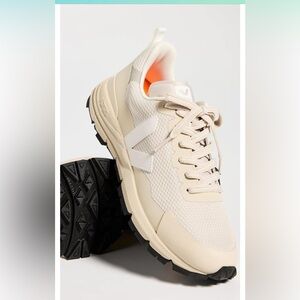 Veja Sneaker Womens US 5 EU 36 Alveomesh Tan/White EUC Vibram